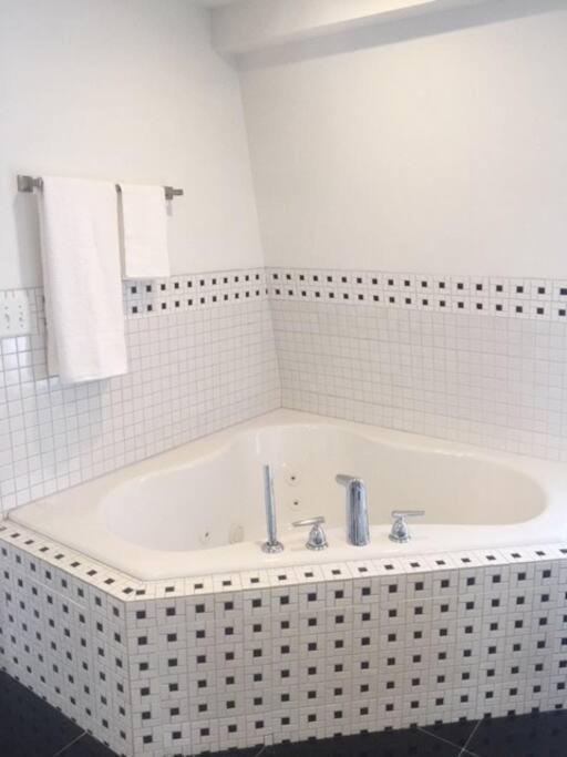 Luxury Three Story Apartment In Short North Columbus Eksteriør billede